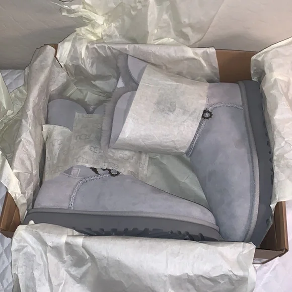 UGG SIZE 6 BRAND NEW IN BOX AZALEA CHARM GORGEOUS BOOTS - Picture 12 of 15